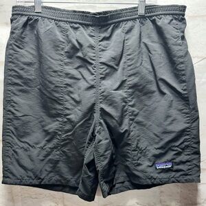 Patagonia men's lined shorts black size Large